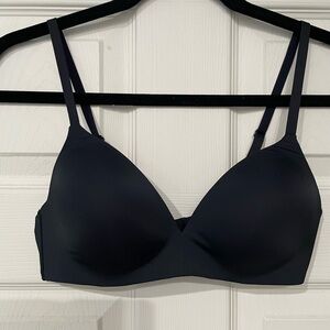 Elegant GapBody Midnight Black Bra